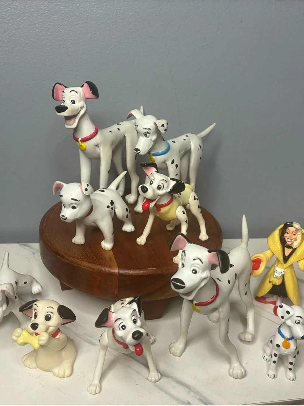 Disney 101 Dalmatians Figure Lot of 11 Pongo, Perdita, Puppies & Cruella